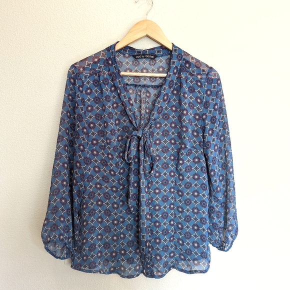 GEOMETRIC PRINT TOP! - Picture 1 of 8